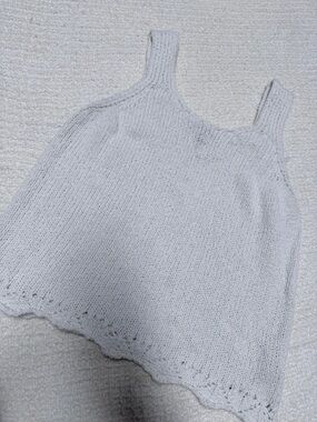art class Light Gray Knit Tank Top with Scalloped Hem(fits women size S)